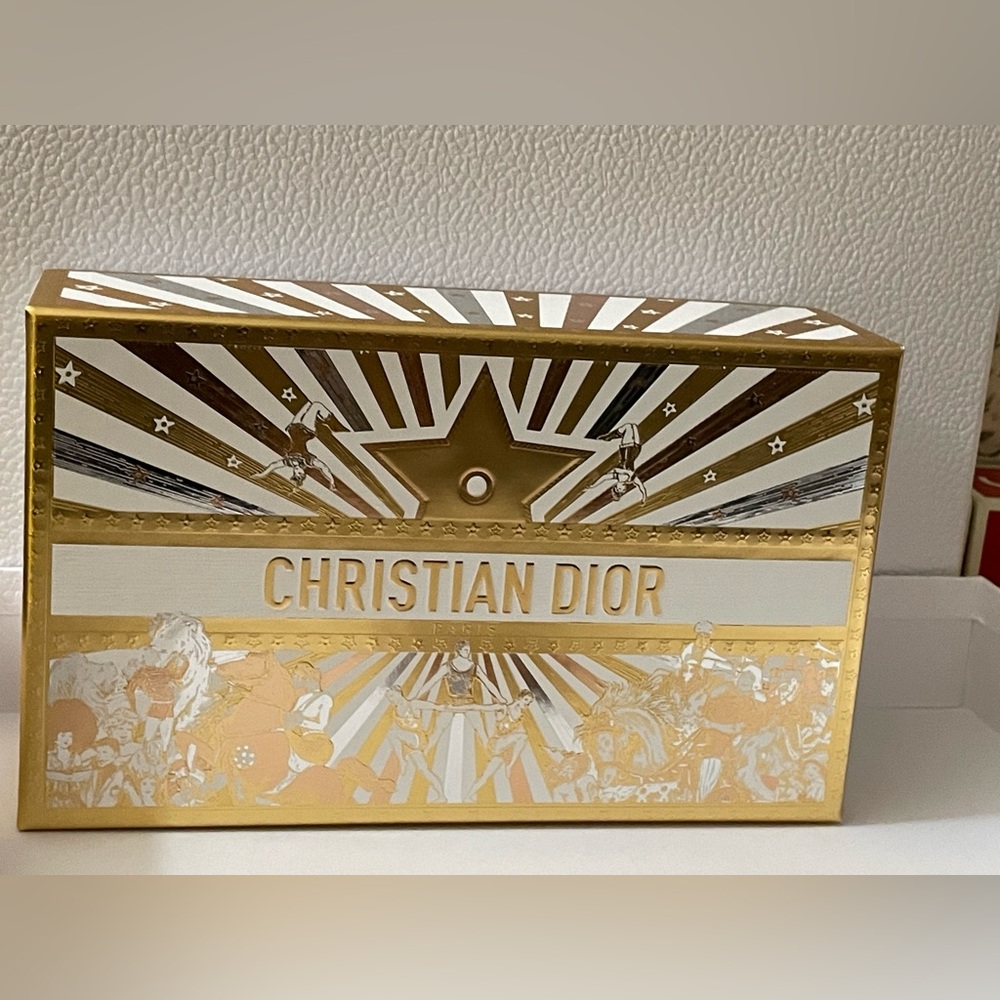 Dior Cream Cosmetic Bag with Butterfly Embroidery & Addict Lip Maximizer -NIB - Picture 8 of 8